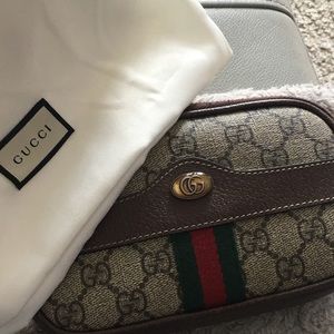 GUCCI Authentic wristlet